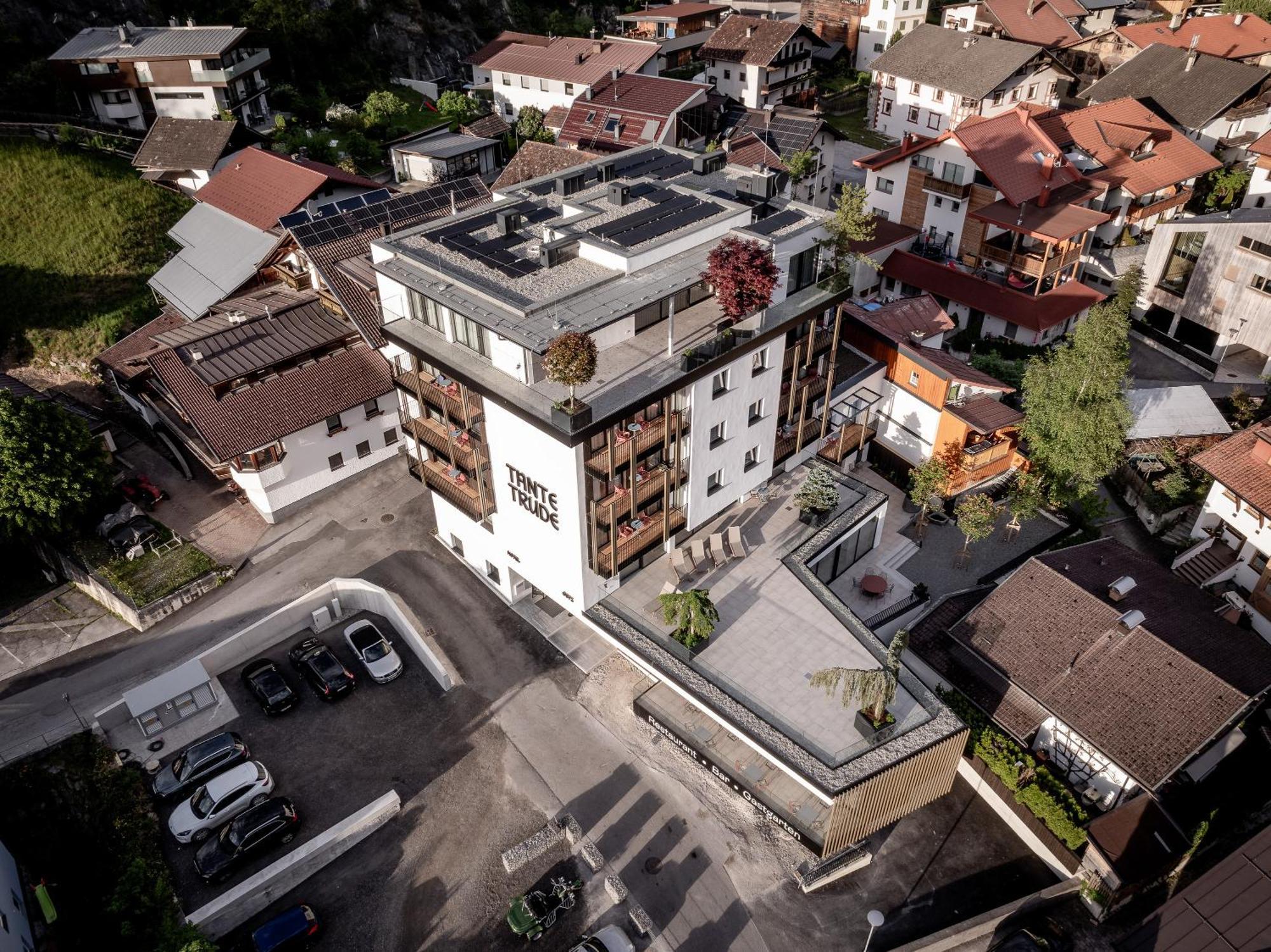 Aparthotel Tante Trude Oetz Bagian luar foto